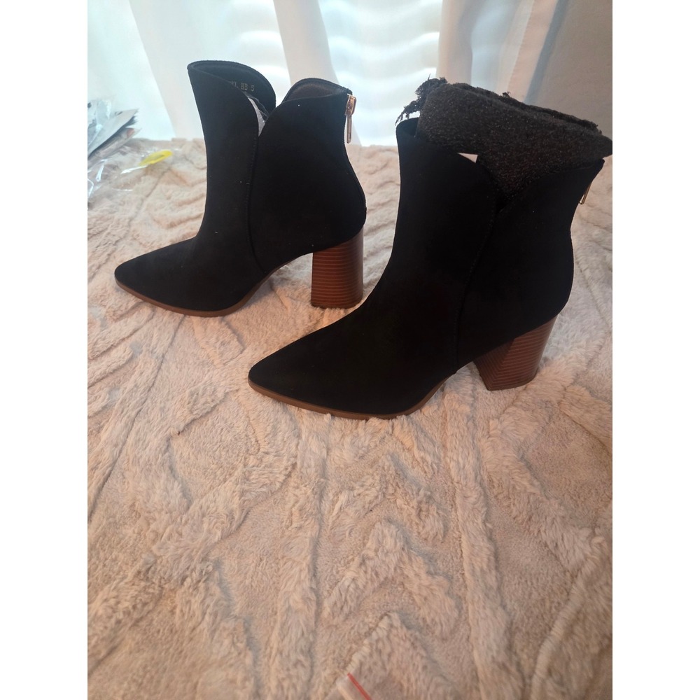 Women's Black Suede Pointed Toe Block Heel Ankle Boots Size 5 Tassel Back Sexy